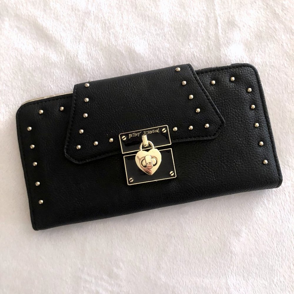 💞Betsey Johnson Black Wallet Gold Trim & Interior